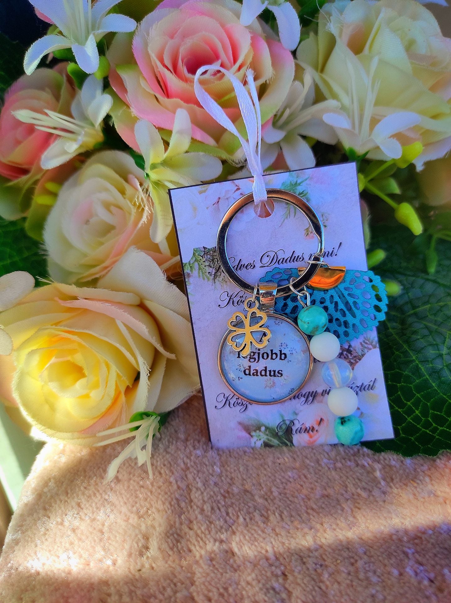 Ajándék pedagógusoknak ásvány kulcstartó